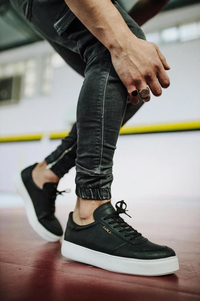 Günlük Ayakkabı Siyah (Beyaz Taban) ürün görseli