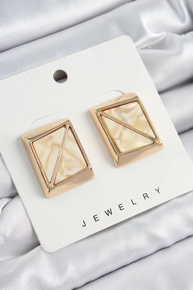 Pirinç Krem Üçgen Kesim Detaylı Kare Model Vintage Gold Renk Kadın Küpe - EBJ250705W36349 ürün görseli