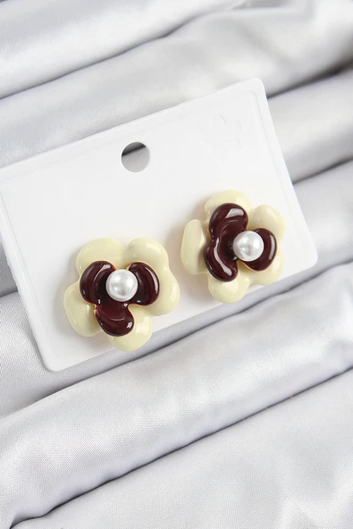 İnci Detaylı Krem Kahverengi Renk Papatya Model Kadın Küpe - EBJ250705W36333 ürün görseli