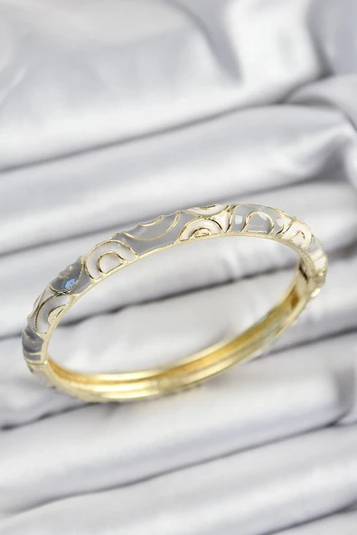 MuI MuI Mineli Pirinç Gri Ve Beyaz Sarmal Motifli Gold Renk Kadın Kelepçe ürün görseli 1