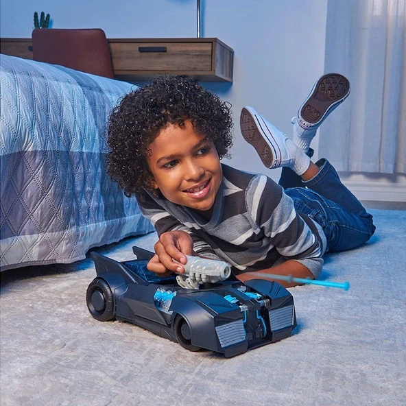 037676 DC Comics Tech Defender Batmobil -Spinmaster - Resim 4