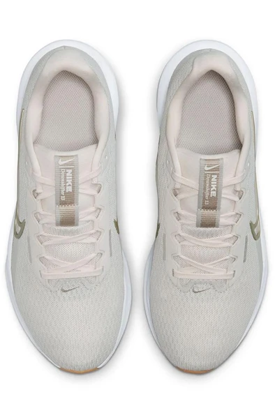 Nike W Nike Downshifter 13 FD6476-010 Bej Kadın Koşu Ayakkabısı - 4