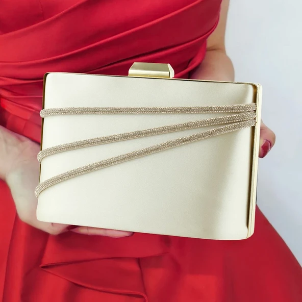 Erkan Saçmacı Ten Saten Taşlı Altın Metal Saplı Zincir Askılı Abiye Çanta - 3