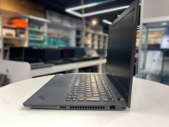 Lenovo Thınkpad T490 Notebook İ5 8265U 16Gb Ddr4 512Gb M2 Ssd 15"Fhd Ips Bx Laptop 2.El - Resim 4