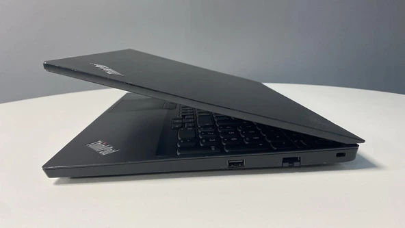 Lenovo Thınkpad E15 Notebook İ5 10210U 16Gb Ddr4 256Gb M2 Ssd 15.6"Fhd Ips C Laptop 2.El - 2