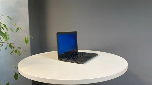 Lenovo 2.El Notebook Thınkpad X270 İ7 7500U 8Gb Ddr4 256Gb M2 Ssd 12.5'' Fhd Ips C Kalite Laptop