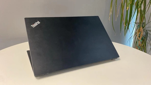 Lenovo Thınkpad E15 Notebook İ5 10210U 16Gb Ddr4 256Gb M2 Ssd 15.6"Fhd Ips C Laptop 2.El - 4
