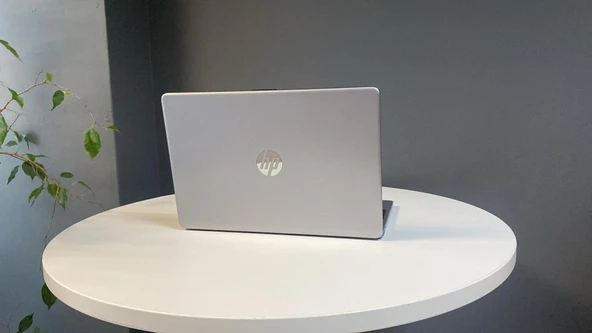 Hp 250 G9 Notebook  RYZEN 5 5625U 8Gb Ddr4 256Gb M2 Ssd 15.6"Fhd Ips  2.El C Laptop - Resim 4