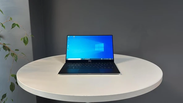 Dell Xps 13-9360 Notebook İ7 8550U 16Gb Lpddr3 512Gb M2 Ssd 13.3"Qhd+ Dokunmatik BX Kalite 2.EL ürün görseli
