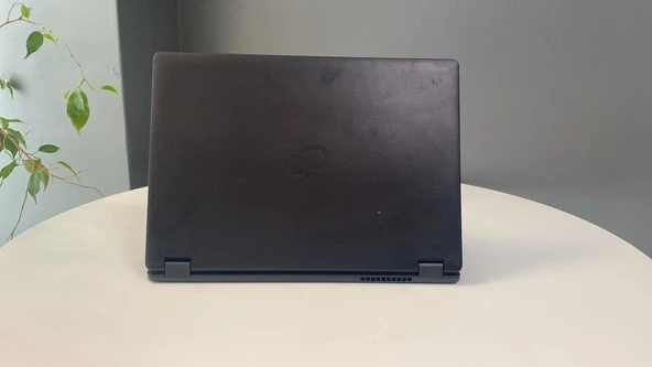 Fujıtsu Lıfebook E548 Me14A Notebook İ5 7200U 8Gb Ddr4 256Gb M2 Ssd 14'' Fhd Ips Bx Laptop 2.El - Resim 4