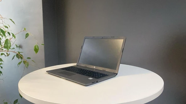 Hp 250 G7 Notebook  İ5 1035G1 8Gb Ddr4 256Gb M2 Ssd 15.6"Fhd 2.El C Laptop - Resim 3