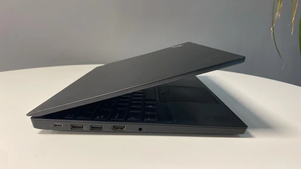 Lenovo Thınkpad E15 Notebook İ5 10210U 16Gb Ddr4 256Gb M2 Ssd 15.6"Fhd Ips C Laptop 2.El - 3
