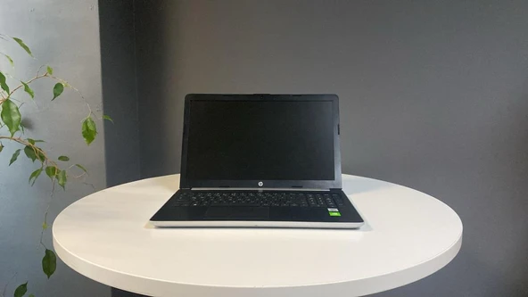 Hp 15-Da2026Nt Notebook İ5 10210U 8Gb Ddr4 256Gb M2 Ssd 2Gb Mx110 15.6"Fhd C Laptop 2.El ürün görseli