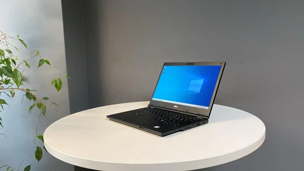 Fujıtsu Lıfebook E548 Me14A Notebook İ5 7200U 8Gb Ddr4 256Gb M2 Ssd 14'' Fhd Ips C Laptop 2.El - 2
