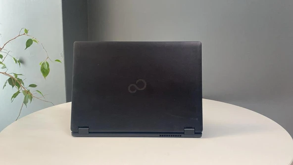 Fujıtsu LifeBook E548 Me14A Notebook İ5 7200U 8Gb Ram 256Gb M2 14'' Fhd Ips (Hdmı, 2.El B Laptop - Resim 4