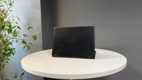 Fujıtsu Lıfebook E548 Me14A Notebook İ5 7200U 8Gb Ddr4 256Gb M2 Ssd 14'' Fhd Ips C Laptop 2.El - 4