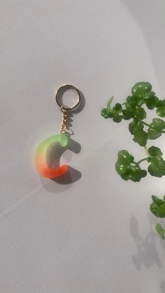 Rengarenk C Harf Şekilli Gold Aksesuarlı Anahtarlık Epoksi El Yapımı Hediyelik - Resim 5