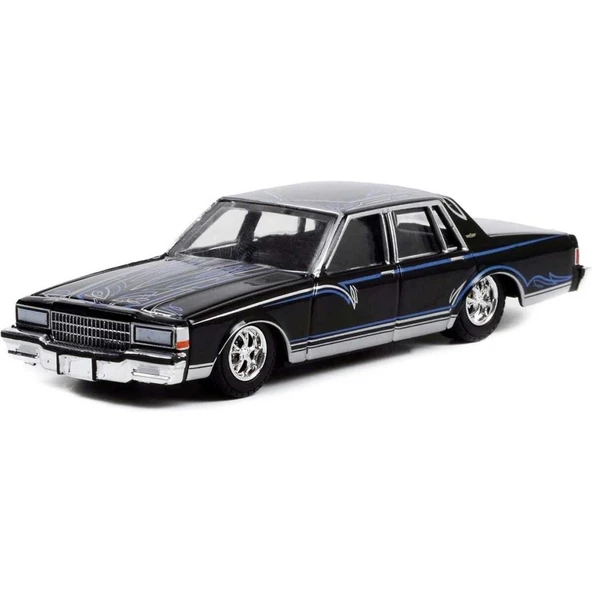 Greenlight California Lowriders 1987 Chevrolet Caprice 1/64 Model Araba - Resim 2