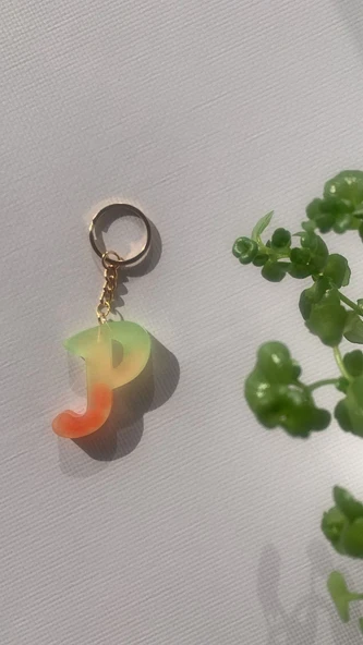 Rengarenk P Harf Şekilli Gold Aksesuarlı Anahtarlık Epoksi El Yapımı Hediyelik - 5