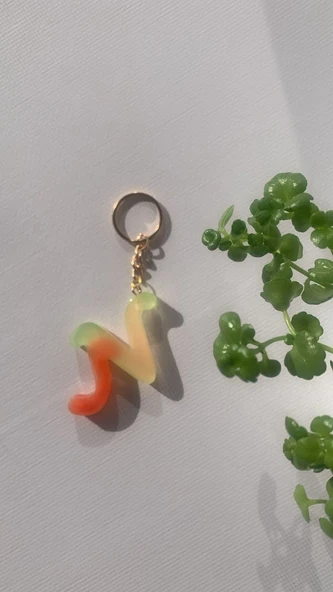 Rengarenk N Harf Şekilli Gold Aksesuarlı Anahtarlık Epoksi El Yapımı Hediyelik