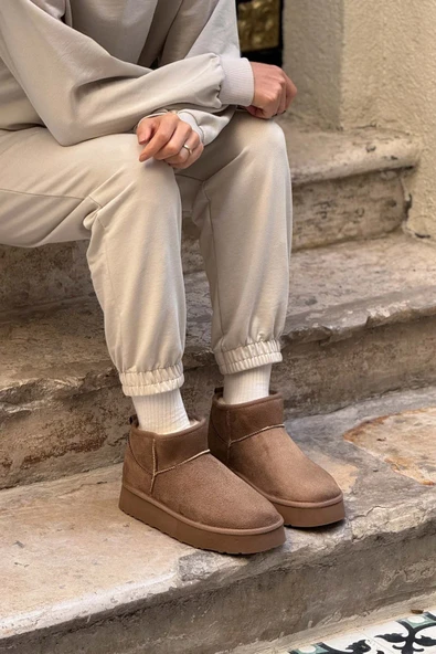 Nisantasi Shoes MİNİ KOYU BEJ SÜET İÇİ KÜRKLÜ KALIN TABAN KADIN BOT - Resim 2