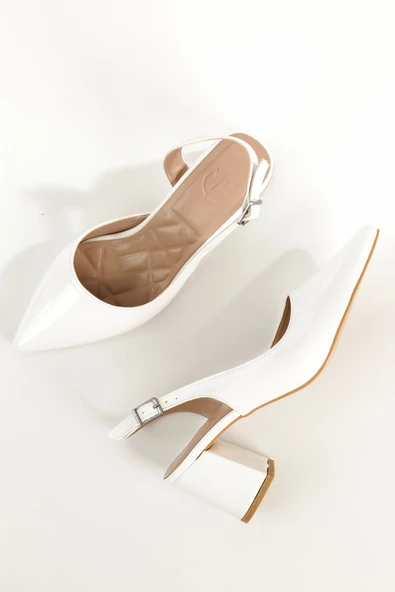 Verlik Beyaz Rugan Kısa Kalın Topuklu Stiletto Asimetrik Bantlı Kadın Ayakkabı - Resim 8