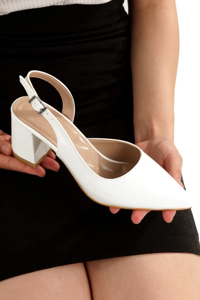 Verlik Beyaz Rugan Kısa Kalın Topuklu Stiletto Asimetrik Bantlı Kadın Ayakkabı - Resim 6