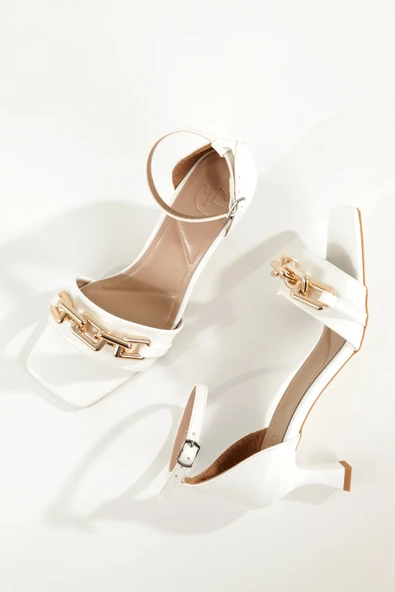 Lillianna Beyaz Dore Tokalı Topuklu Sandalet Tek Bant Kadın Ayakkabı ürün görseli