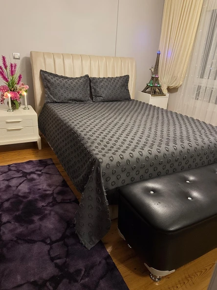 Ponpon 3 Parça Çift Kişilik Yatak Örtüsü