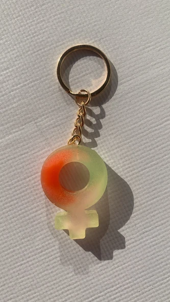Rengarenk Kadın Sembol Anahtarlık Gold Aksesuarlı El Yapımı Epoksi Hediyelik - 7