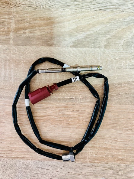 ORJİNAL EGZOZ SICAKLIK SENSÖRÜ GOLF7 OCTAVİA LEON A3 1.6 TDİ CLHA - CLHB - CRKB  04L906088E ürün görseli 1