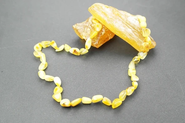 Şifa Doğal Kesim Damla Kehribar Yetişkin Kolye ürün görseli 1