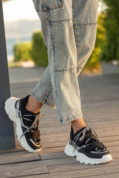 Cırtlı Bağlamalı Kadın Spor Ayakkabı Siyah Beyaz - Resim 3