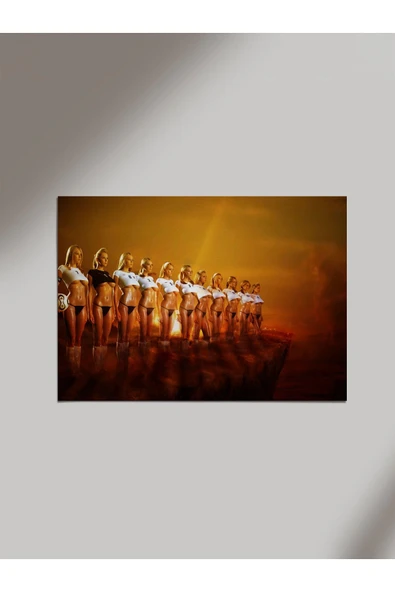 Panorama Ajans Kız Futbolcular Ahşap Poster Tablo ürün görseli 1