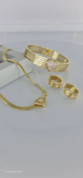 Kalp Gold Çelik Takı Seti ürün görseli