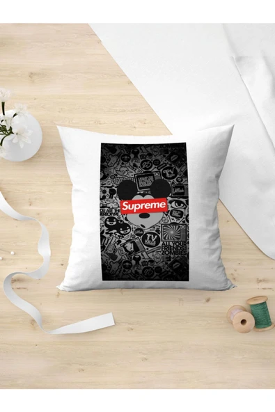 Panorama Ajans Supreme Mickey Mouse Baskılı Yastık Kılıfı ürün görseli 1