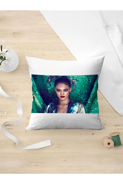 Panorama Ajans Rihanna Yastık Kılıfı ürün görseli 1