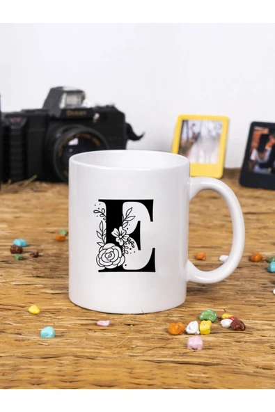 Panorama Ajans En Yakın Arkadaşa Hediye Çiçek Tasarım E Harfi Beyaz Kupa Bardak ürün görseli