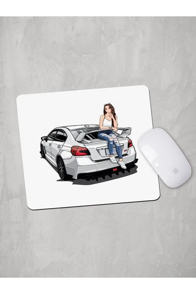 Panorama Ajans Araba Üstünde Kız Mouse Pad