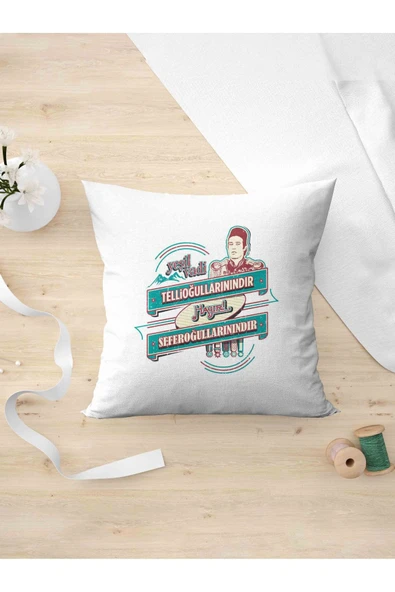 Panorama Ajans Yeşil Çam Film Severlere Yeşil Vadi Tasarım Oda Dekoru Arkadaşa Kişiye Hediyelik Yastık Kılıfı ürün görseli 1