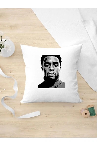 Panorama Ajans Black Panter Karakteri Marvel Severlere Tasarım Yastık Kılıfı ürün görseli 1