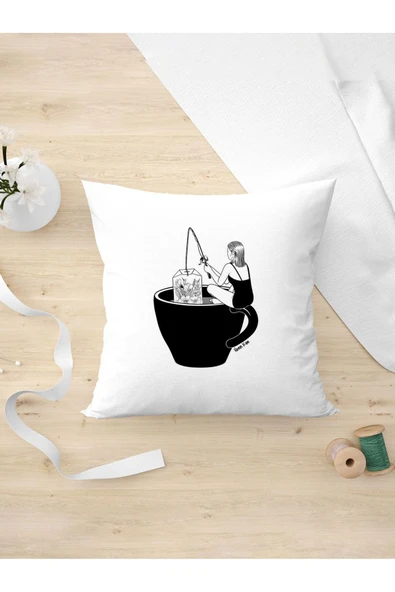 Panorama Ajans Minimalist Tarz Fincan Ve Kadın Tasarım Oda Dekoru Arkadaşa Kişiye Hediyelik Yastık Kılıfı ürün görseli