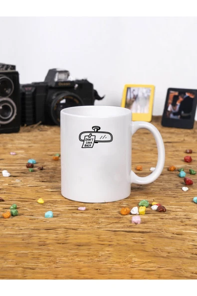 Panorama Ajans Don't Look Back Tasarım Minimalist Beyaz Kupa Bardak ürün görseli