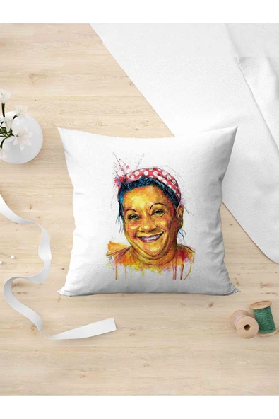 Panorama Ajans Yeşil Çam Severlere Adile Naşit Portreli Hediyelik Yastık Kılıfı ürün görseli 1