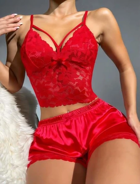 Litae Kırmızı Dantelli Büstiyer İnce Askılı Saten Şortlu Takım