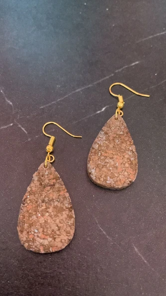 Tırtıklı Kristal Desenli Kahverengi Renk Gold Aksesuar Büyük Boy Damla Şekil Epoksi Küpe El Yapımı - 2