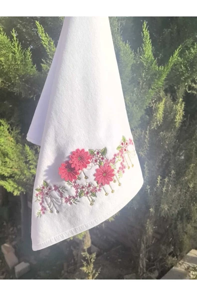 Peacock 3 Boyutlu Nakışlı%100 Pamuk El Havlusu Çeyize Uygun Hediyelik 50x90 (2600GR)