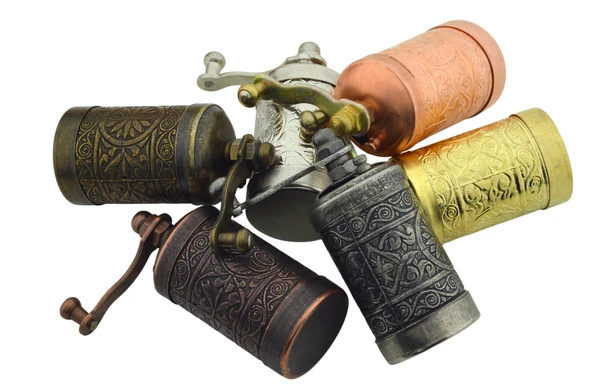 LUDIA Osmanlı Arması Motifli Baharat Değirmeni Demir Renk 2 li Set Top Küpe Hediyeli! - 6