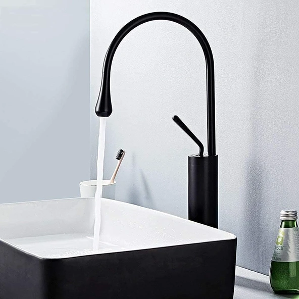 Siyah Banyo Çanak Lavabo Bataryası İthal İskandinav Tasarım