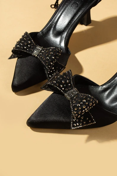 Pembe Potin Taşlı Kurdela Detaylı Bilekten Tokalı Kadın Topuklu Ayakkabı 71-372-25Saten ürün görseli